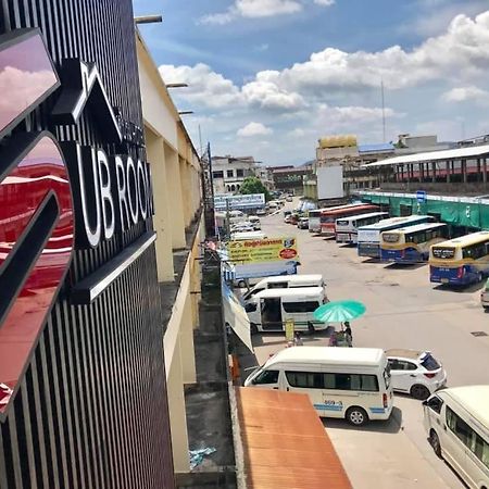 ซับรูมโฮเทล Subroom Hotel Surat Thani Esterno foto