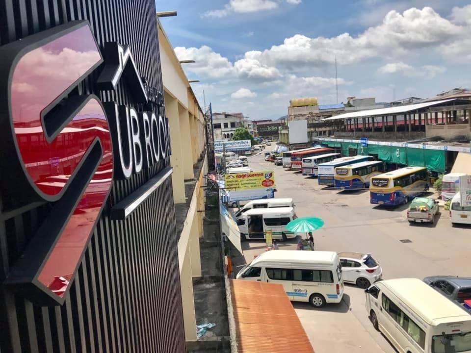ซับรูมโฮเทล Subroom Hotel Surat Thani Esterno foto
