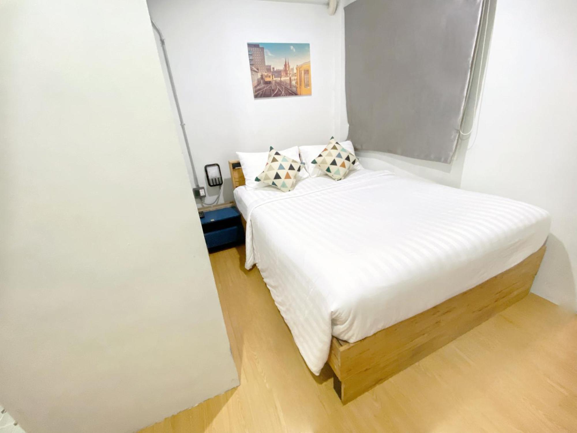ซับรูมโฮเทล Subroom Hotel Surat Thani Esterno foto